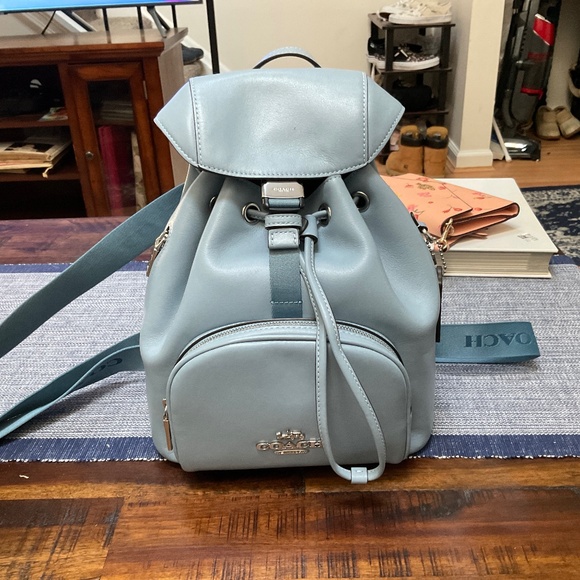Cute coach pac back like new - Picture 1 of 6